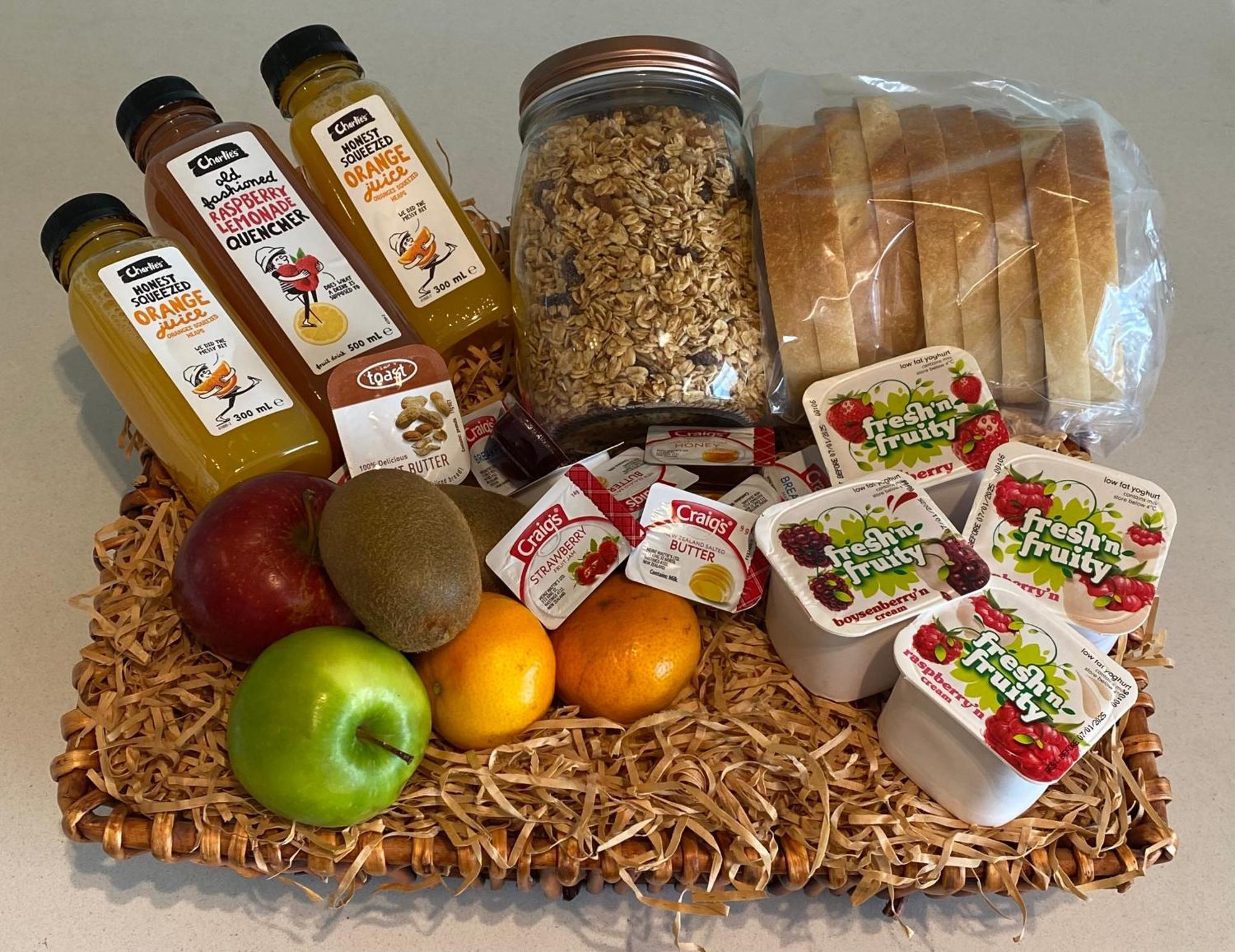 Swiss-Belsuites Pounamu Queenstown Buitenkant foto A breakfast hamper