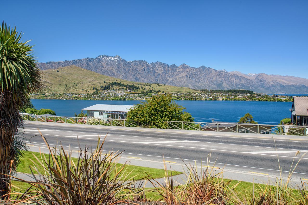 Swiss-Belsuites Pounamu Queenstown Buitenkant foto View of the Remarkables from Queenstown